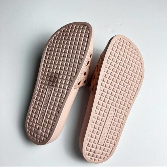 Michael Kors Women's Sandals with Gold  Flower Accents  Sz 7 - Picture 14 of 16